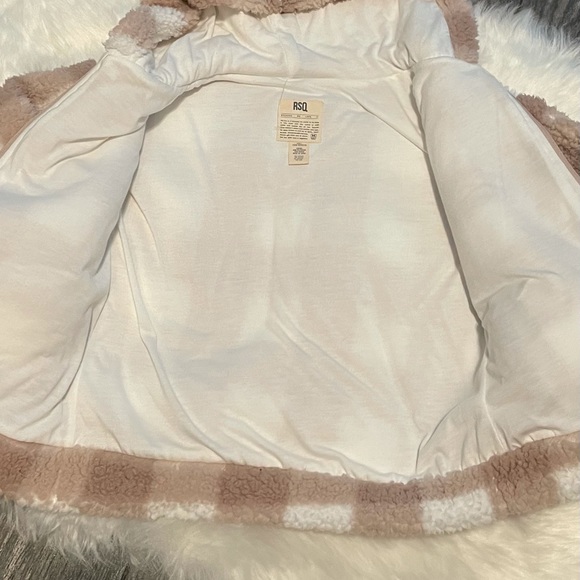 Girls Tilly’s RSQ brand fleece jacket - Picture 2 of 3